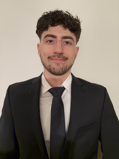 Hamzah Marie headshot